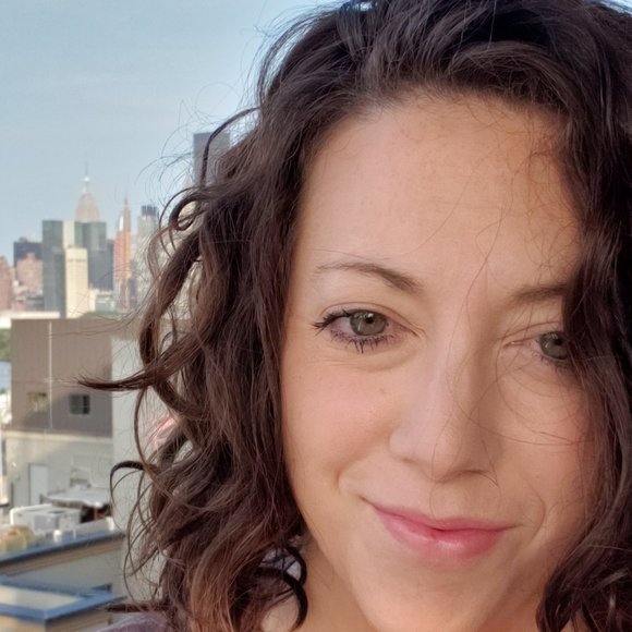 Meet your Posher, Sara - Picture 2 of 3